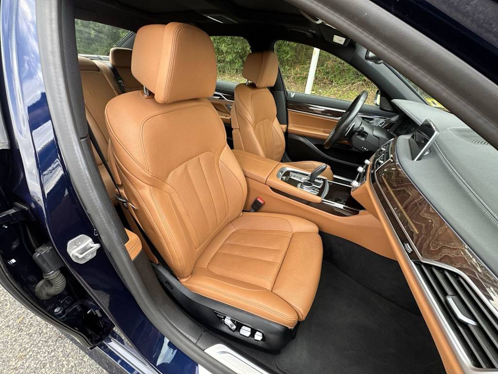Thumbnail: 2021 BMW 7 Series - 11