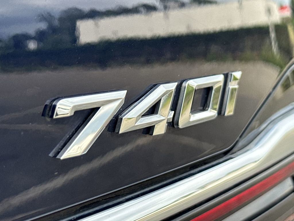 Thumbnail: 2021 BMW 7 Series - 7