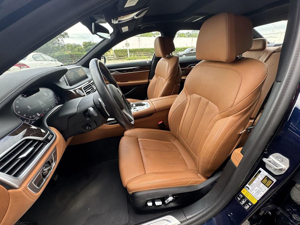 Thumbnail: 2021 BMW 7 Series - 10