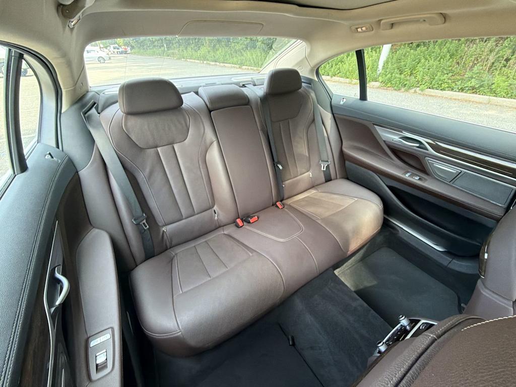 Thumbnail: 2020 BMW 7 Series - 28