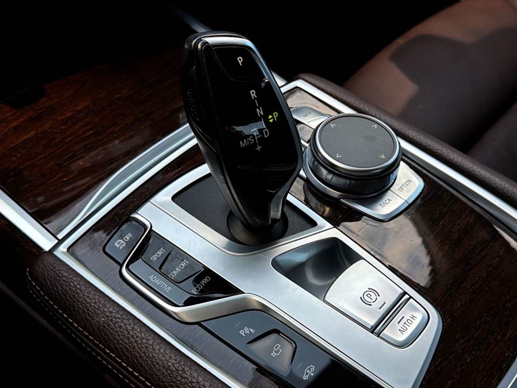 Thumbnail: 2020 BMW 7 Series - 16
