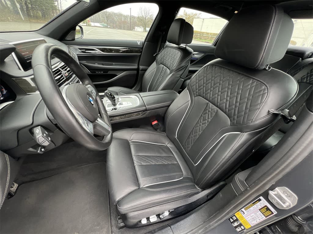 2022 BMW 7 Series 740i 10