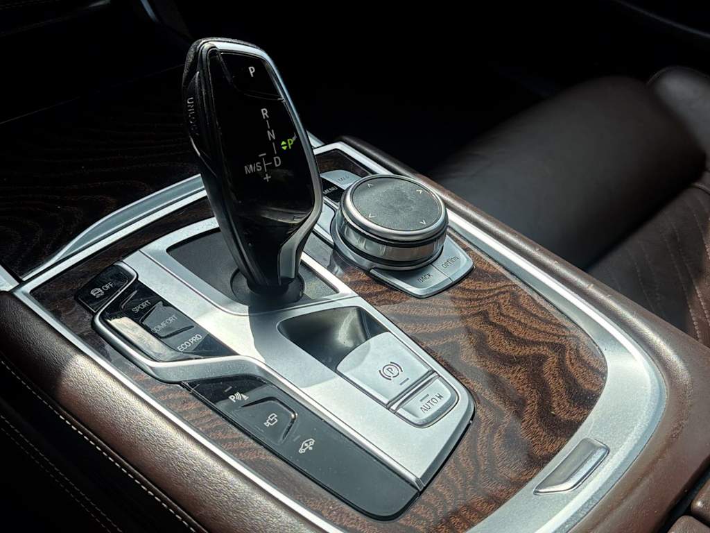 Thumbnail: 2021 BMW 7 Series - 15