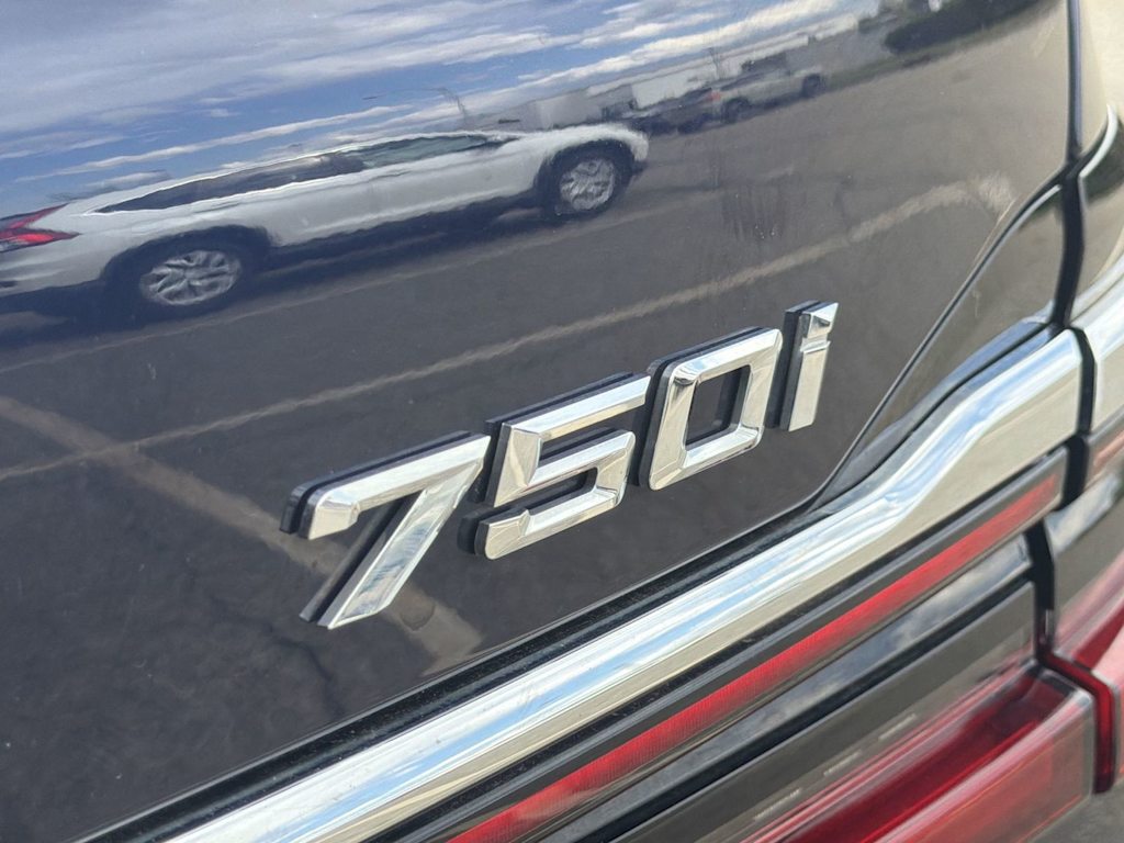 Thumbnail: 2021 BMW 7 Series - 7