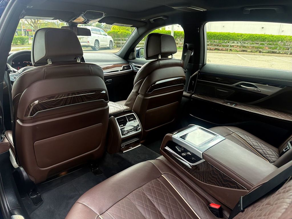 Thumbnail: 2021 BMW 7 Series - 13