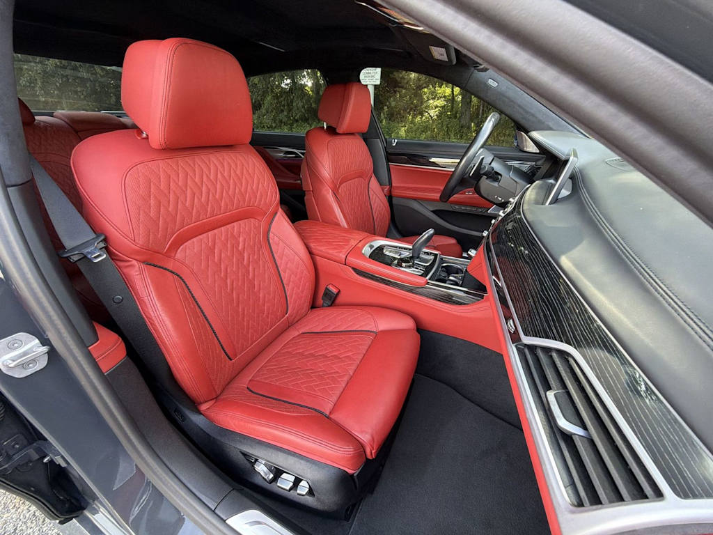 Thumbnail: 2021 BMW 7 Series - 28