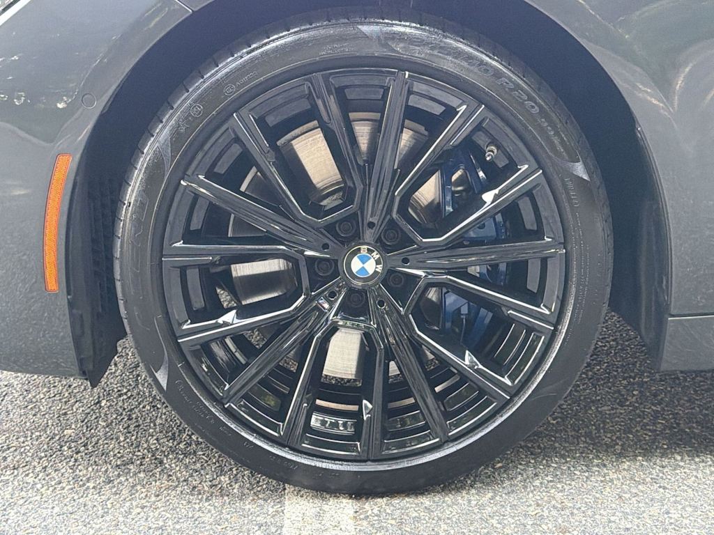Thumbnail: 2021 BMW 7 Series - 8