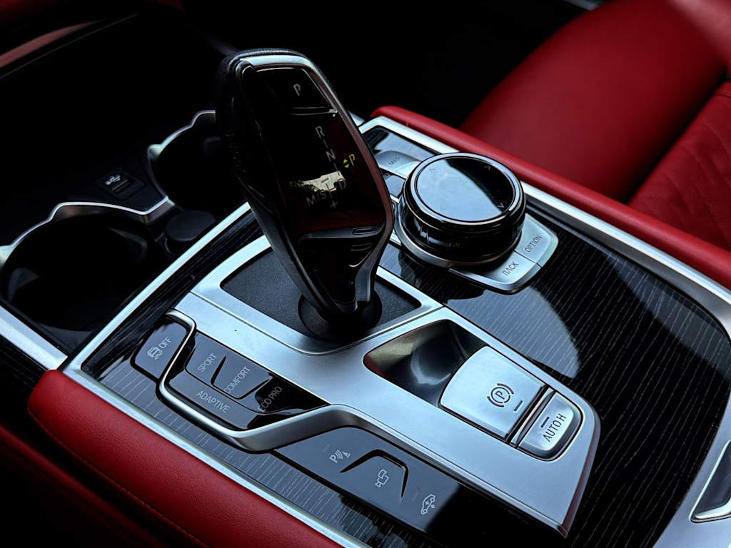 Thumbnail: 2021 BMW 7 Series - 16