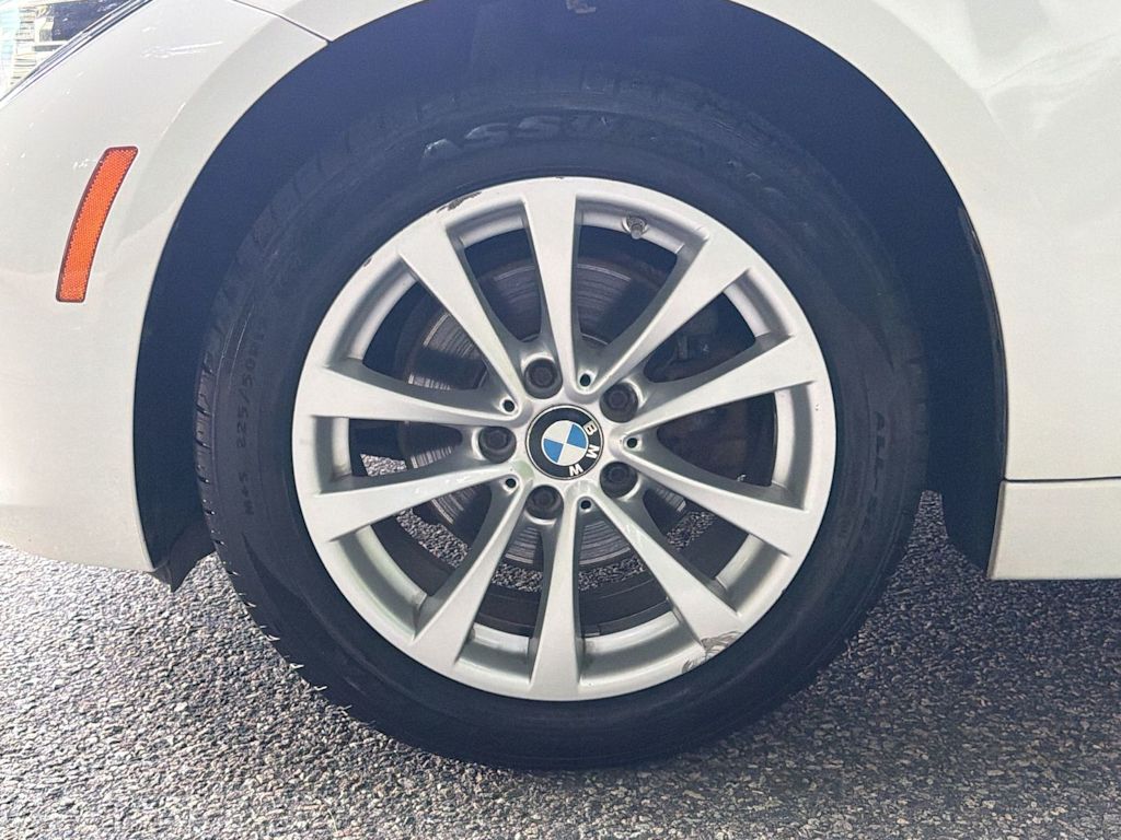 Thumbnail: 2018 BMW 3 Series - 8