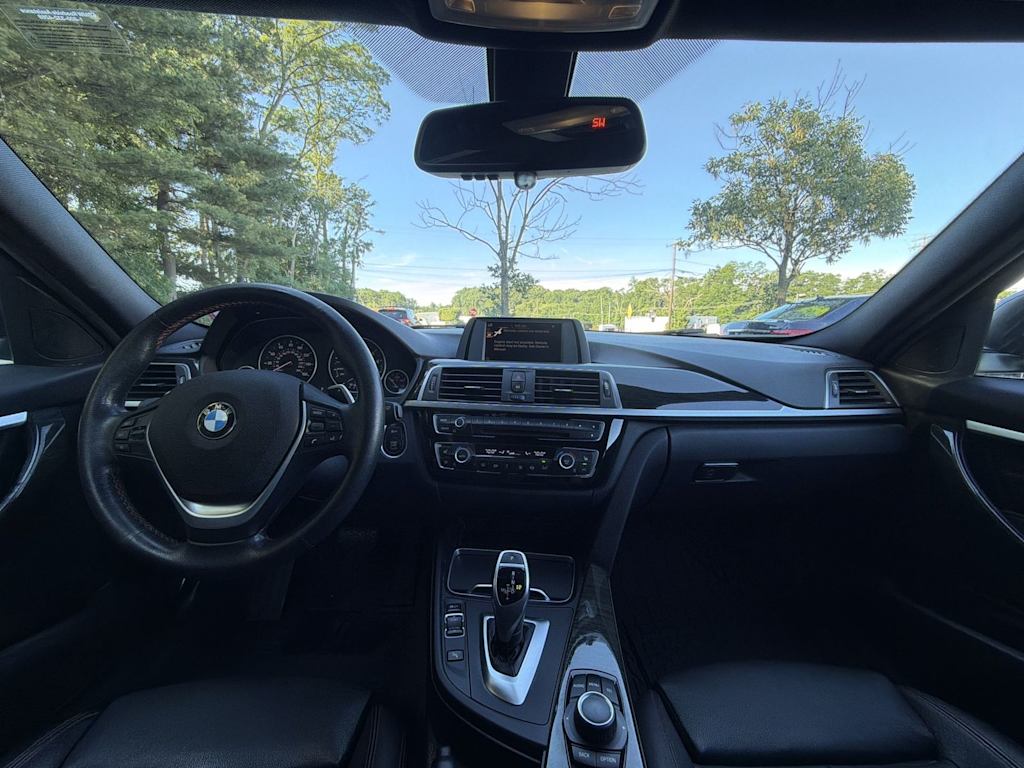 Thumbnail: 2017 BMW 3 Series - 10