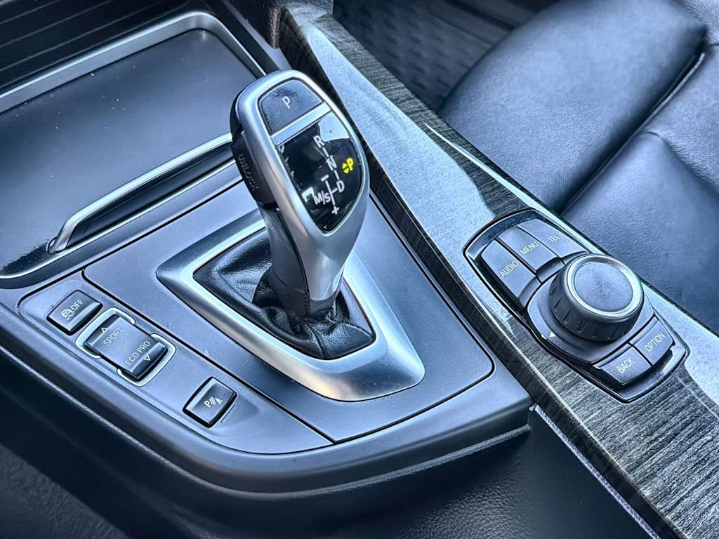 Thumbnail: 2017 BMW 3 Series - 16