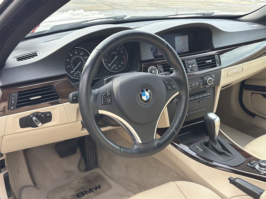 Thumbnail: 2011 BMW 3 Series - 10