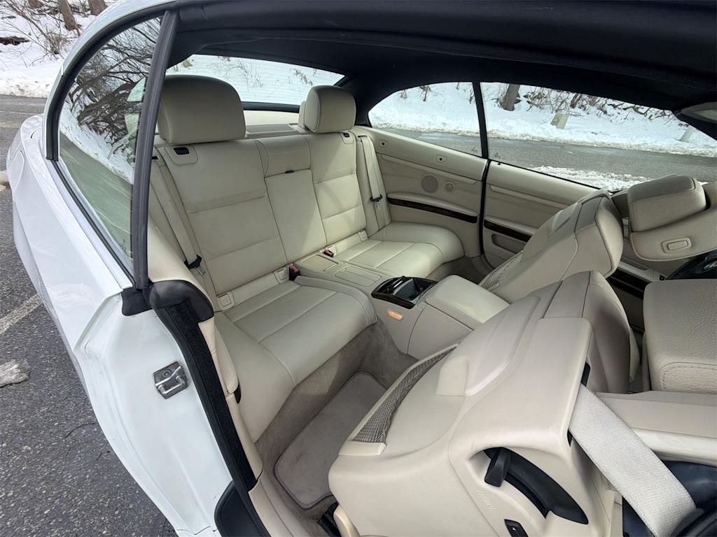 Thumbnail: 2011 BMW 3 Series - 12