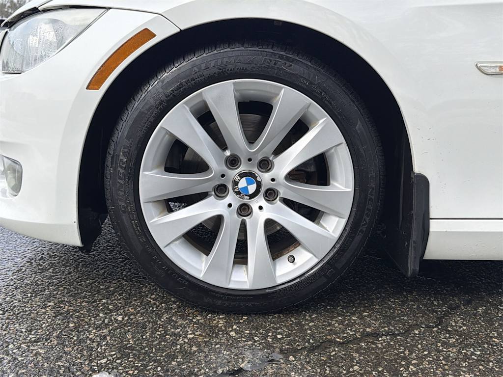 Thumbnail: 2011 BMW 3 Series - 8