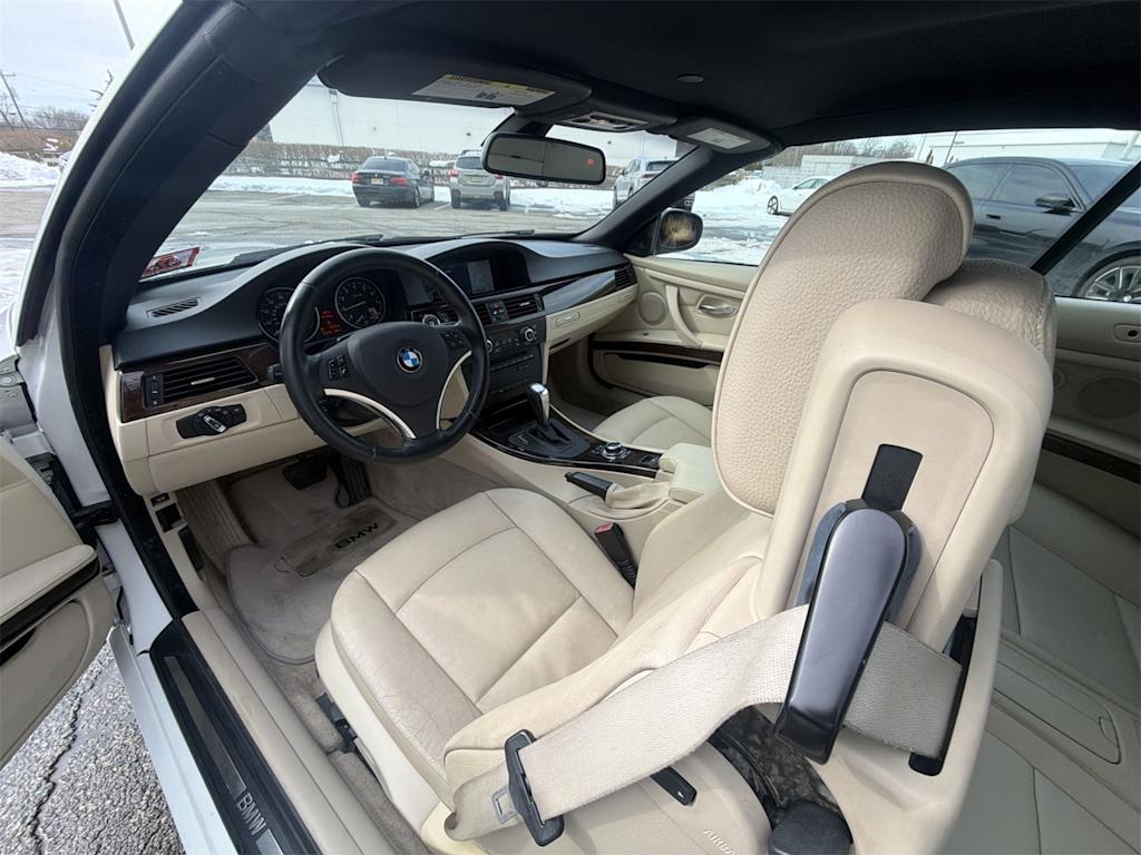 Thumbnail: 2011 BMW 3 Series - 7