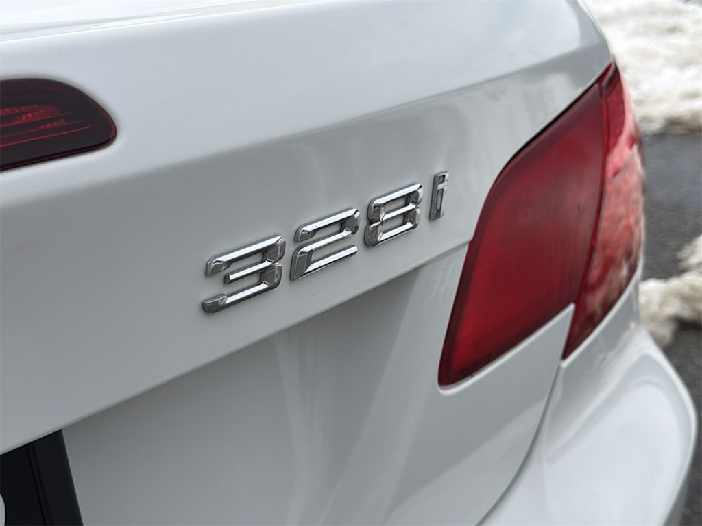 Thumbnail: 2011 BMW 3 Series - 24