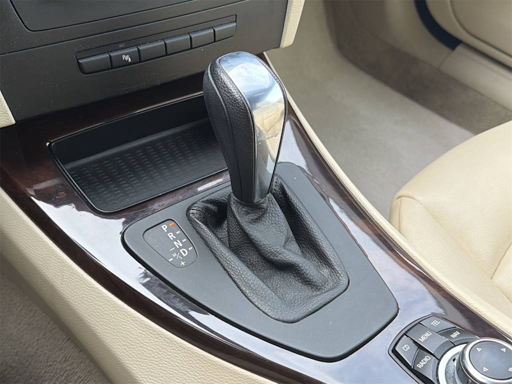 Thumbnail: 2011 BMW 3 Series - 15