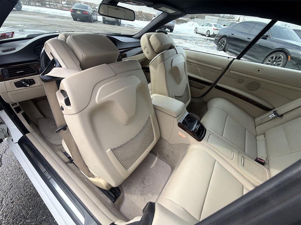 Thumbnail: 2011 BMW 3 Series - 13