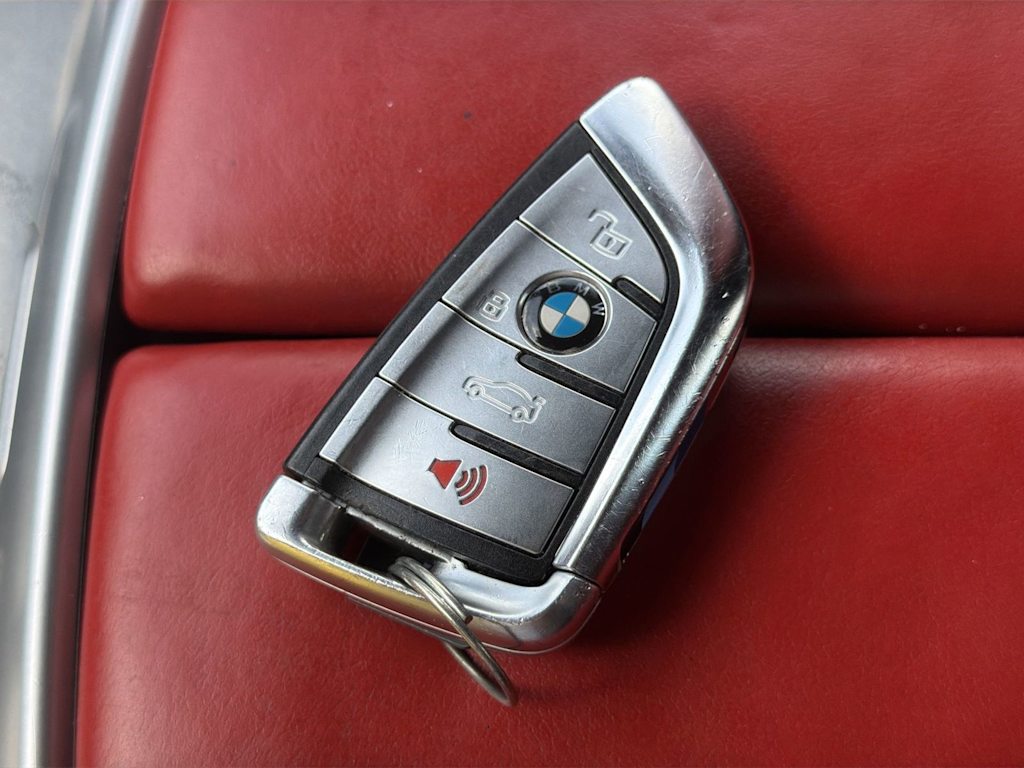 Thumbnail: 2024 BMW 8 Series - 19