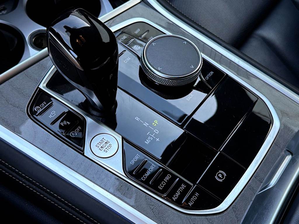 Thumbnail: 2024 BMW 8 Series - 16