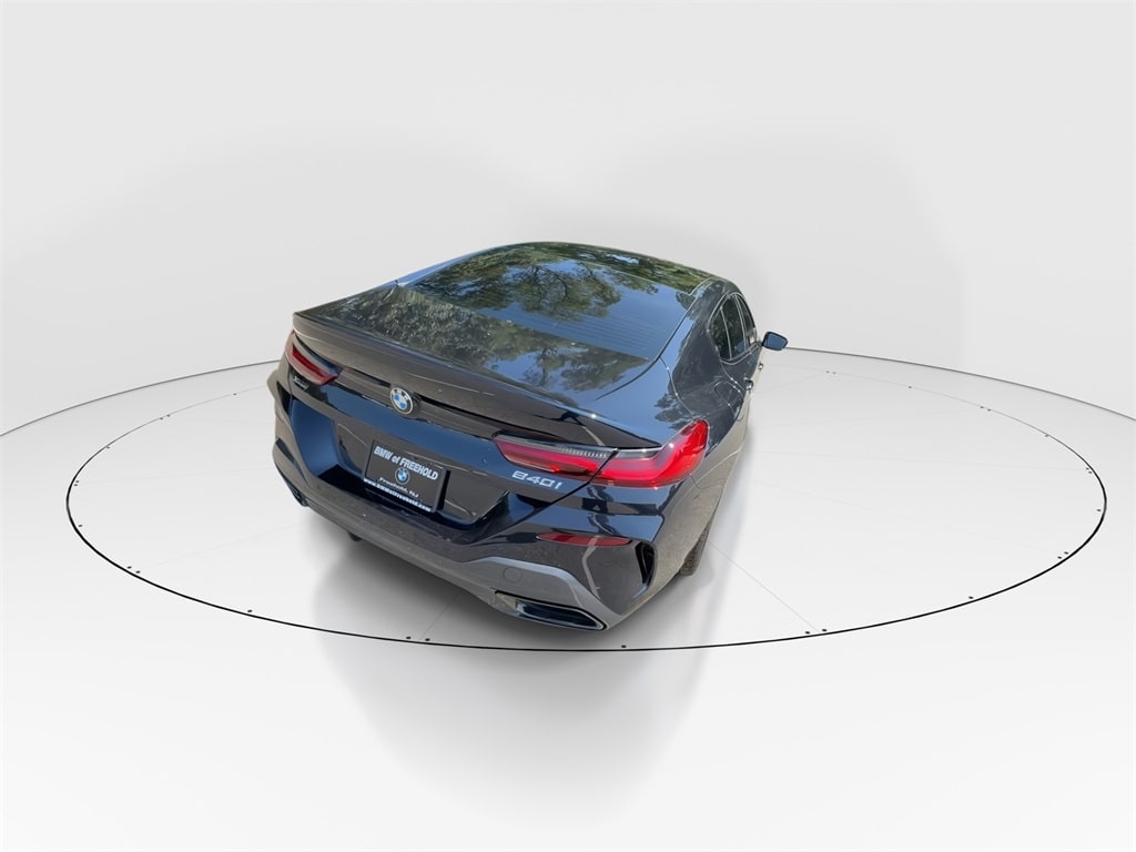 Thumbnail: 2024 BMW 8 Series - 19