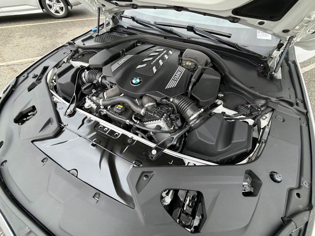 Thumbnail: 2023 BMW 8 Series - 9