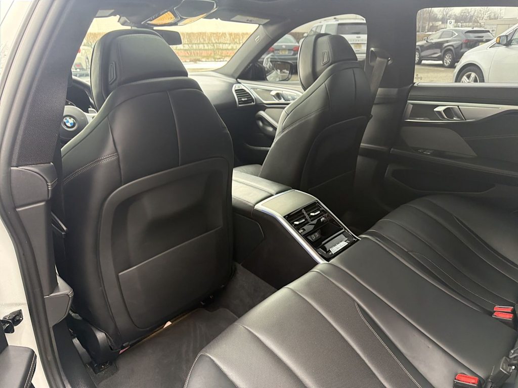 Thumbnail: 2023 BMW 8 Series - 14