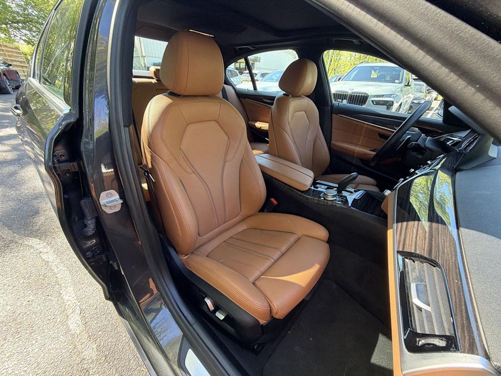 Thumbnail: 2017 BMW 5 Series - 28
