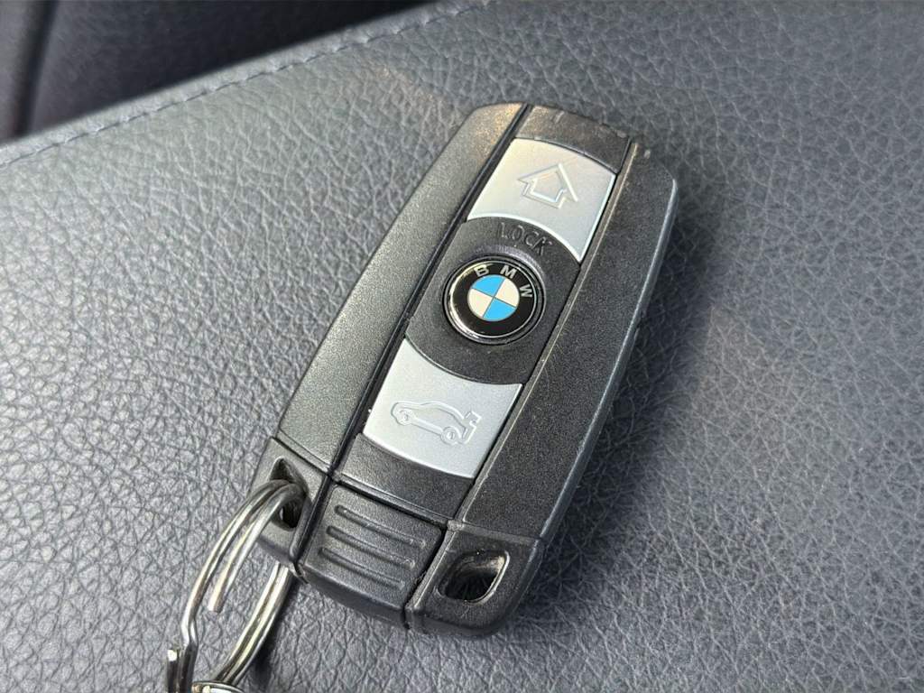 Thumbnail: 2011 BMW 3 Series - 19