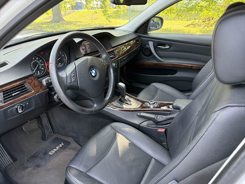 Thumbnail: 2011 BMW 3 Series - 2
