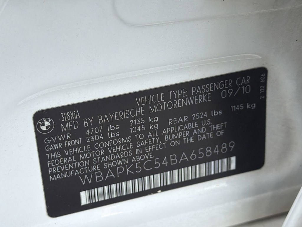 Thumbnail: 2011 BMW 3 Series - 20