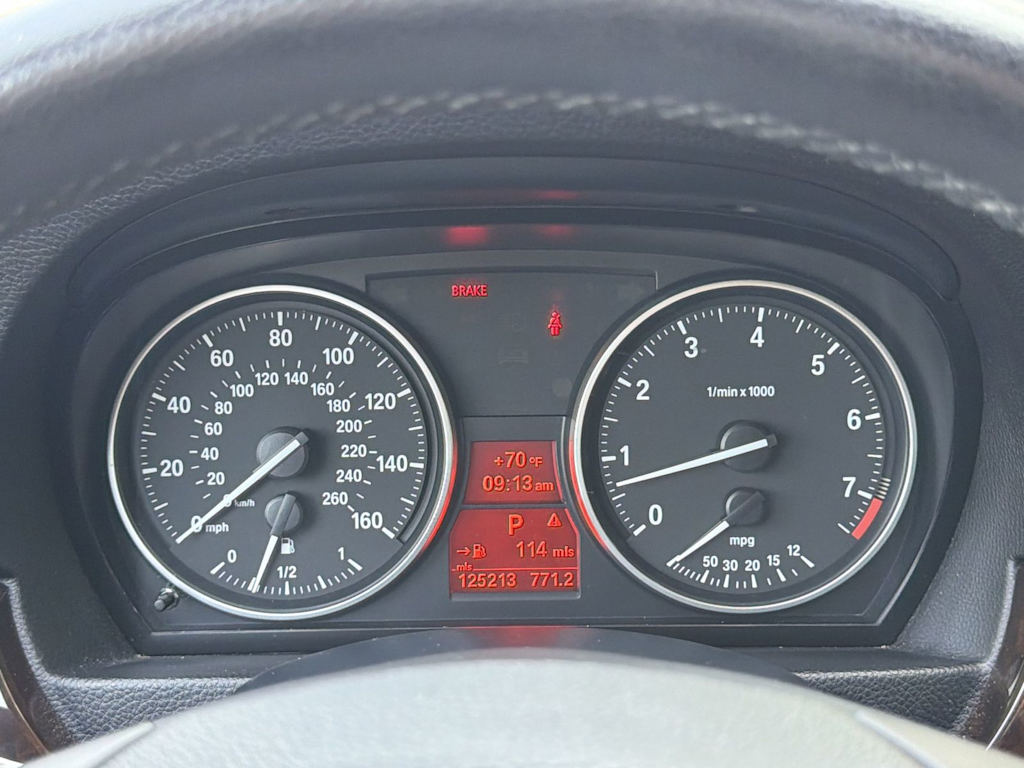 Thumbnail: 2011 BMW 3 Series - 17