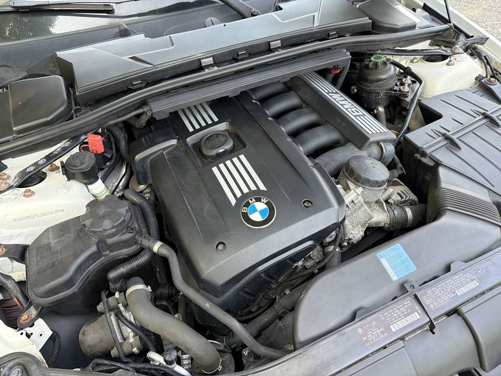 Thumbnail: 2011 BMW 3 Series - 9