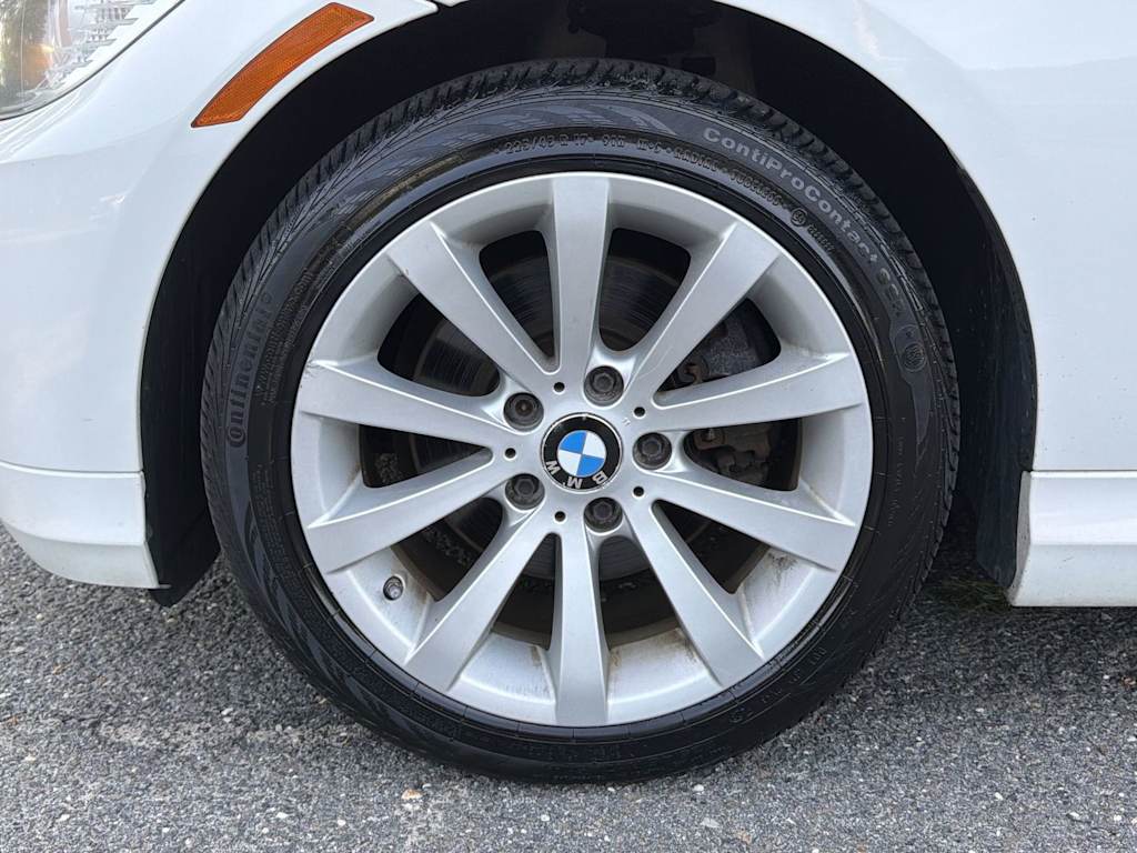 Thumbnail: 2011 BMW 3 Series - 8