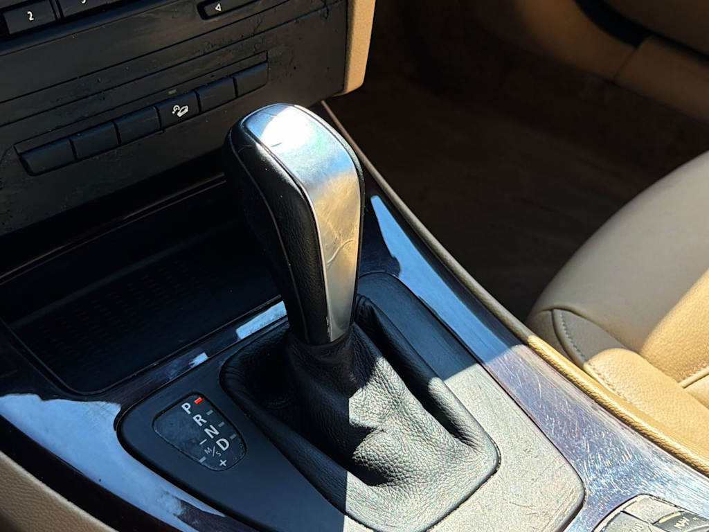Thumbnail: 2011 BMW 3 Series - 23