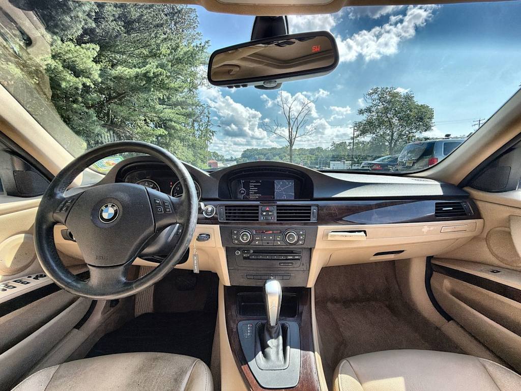Thumbnail: 2011 BMW 3 Series - 2