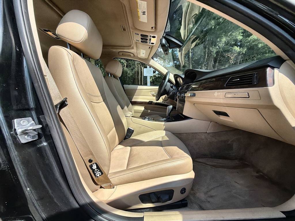 Thumbnail: 2011 BMW 3 Series - 15