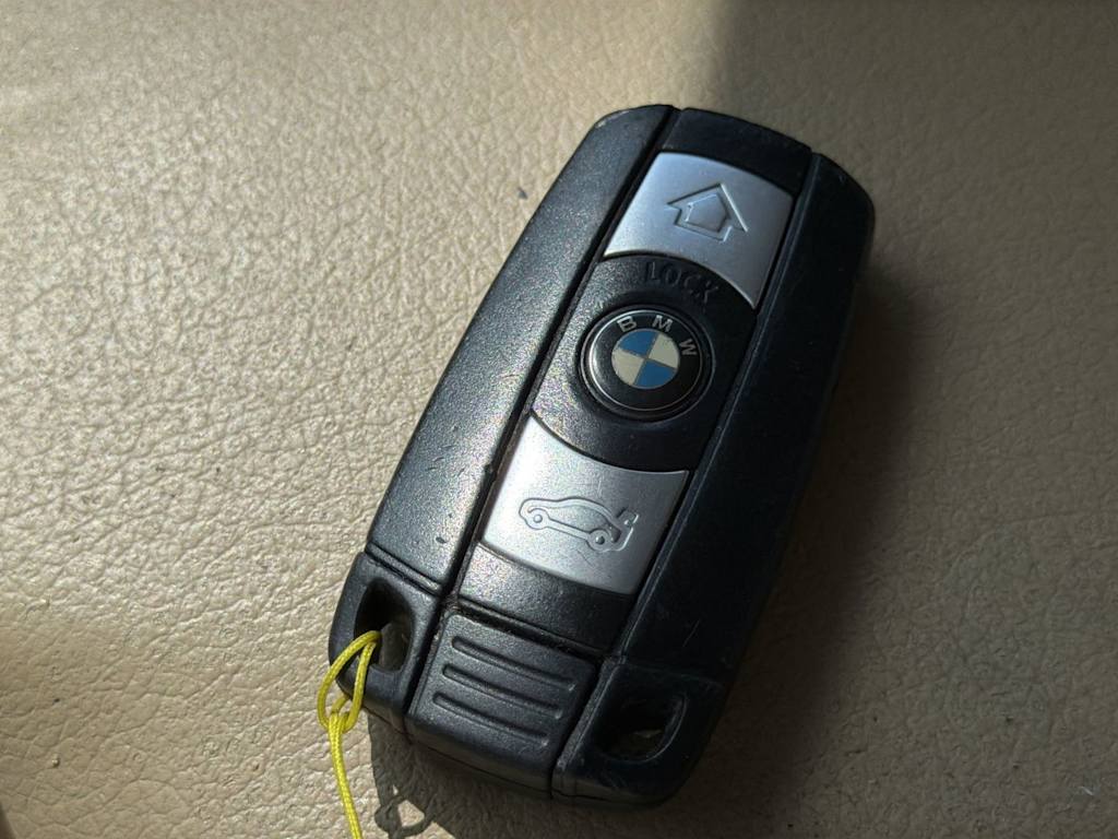 Thumbnail: 2011 BMW 3 Series - 18