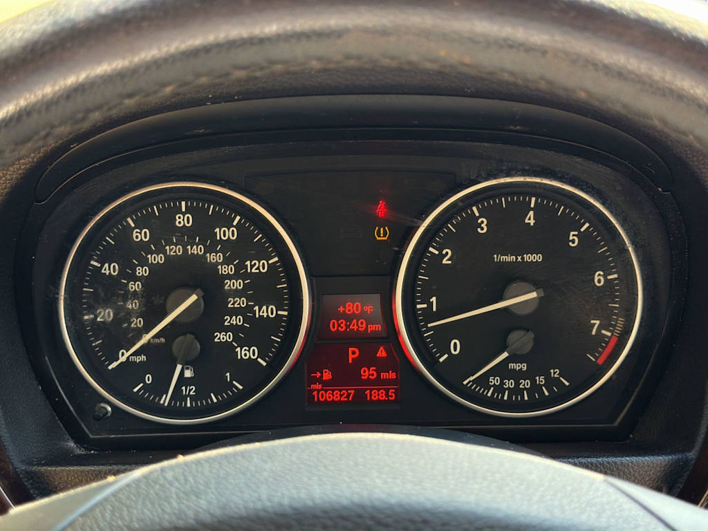 Thumbnail: 2011 BMW 3 Series - 16