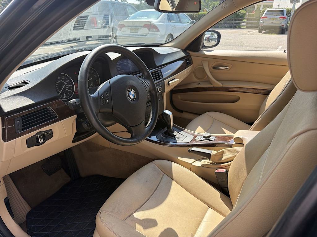 Thumbnail: 2011 BMW 3 Series - 11