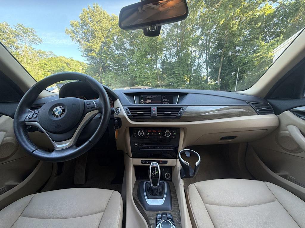 Thumbnail: 2014 BMW X1 - 10