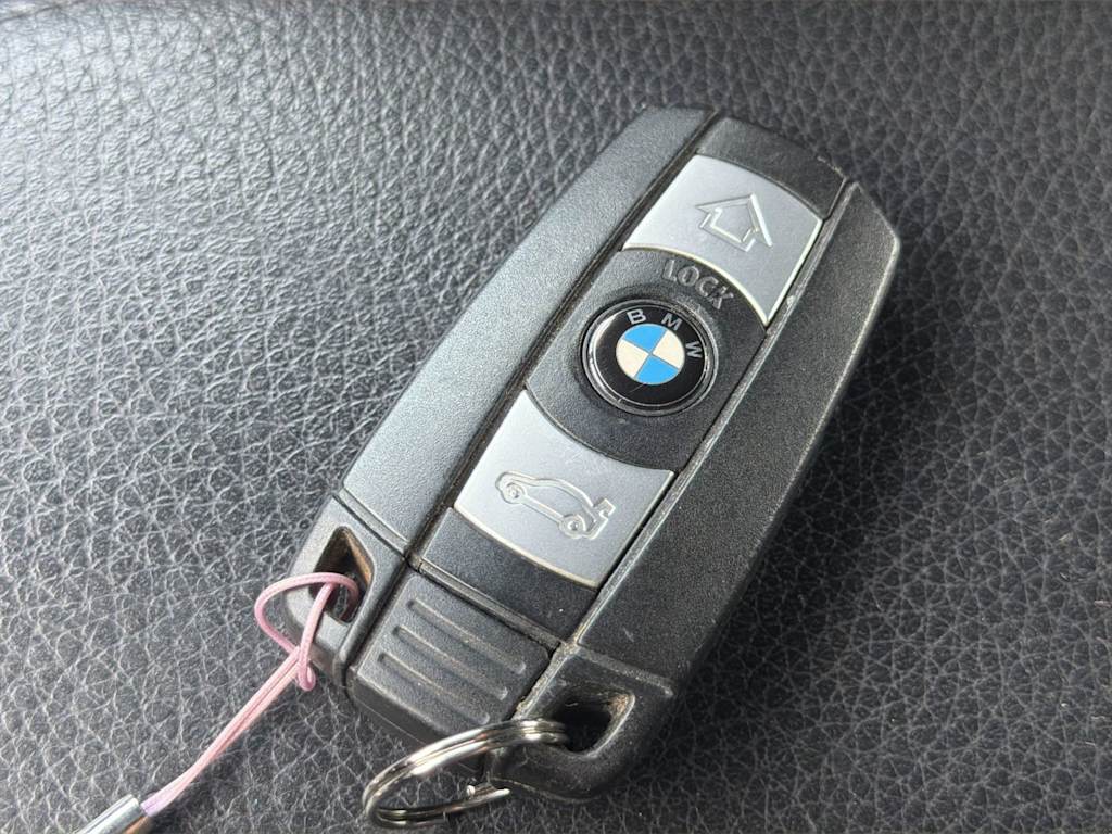 Thumbnail: 2009 BMW 3 Series - 18