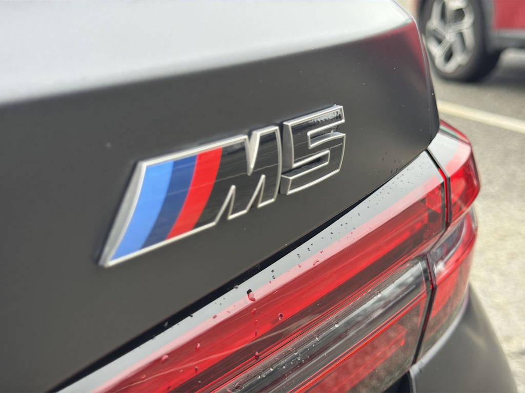 Thumbnail: 2026 BMW M5 - 7