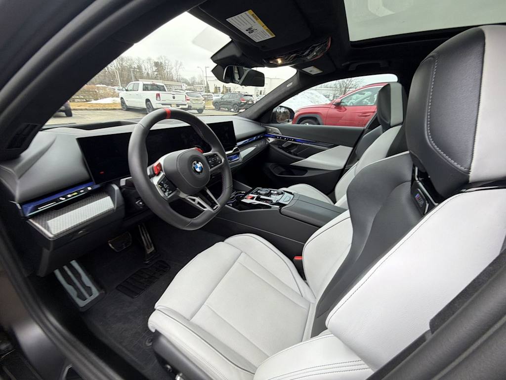 Thumbnail: 2026 BMW M5 - 11