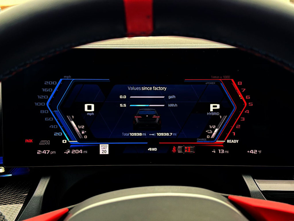 Thumbnail: 2026 BMW M5 - 14
