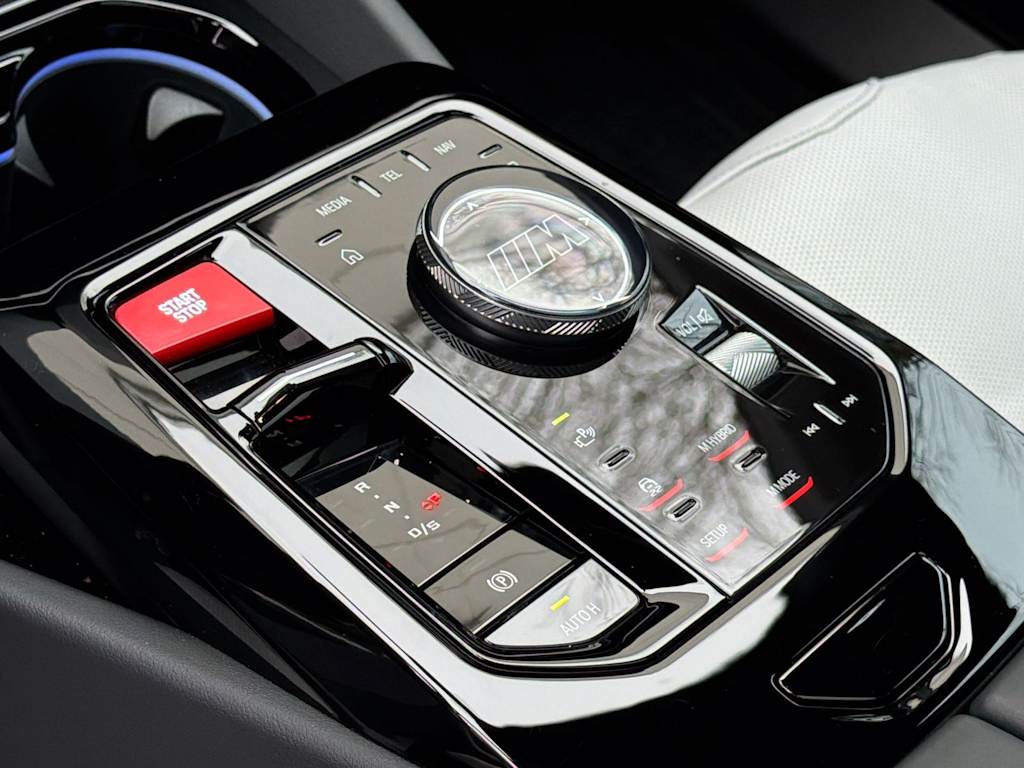 Thumbnail: 2026 BMW M5 - 13