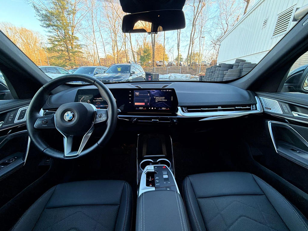 Thumbnail: 2025 BMW X1 - 10