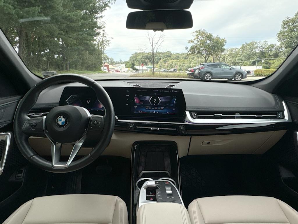 Thumbnail: 2024 BMW X1 - 10