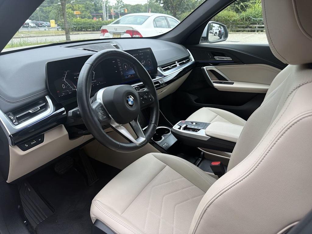 Thumbnail: 2023 BMW X1 - 11