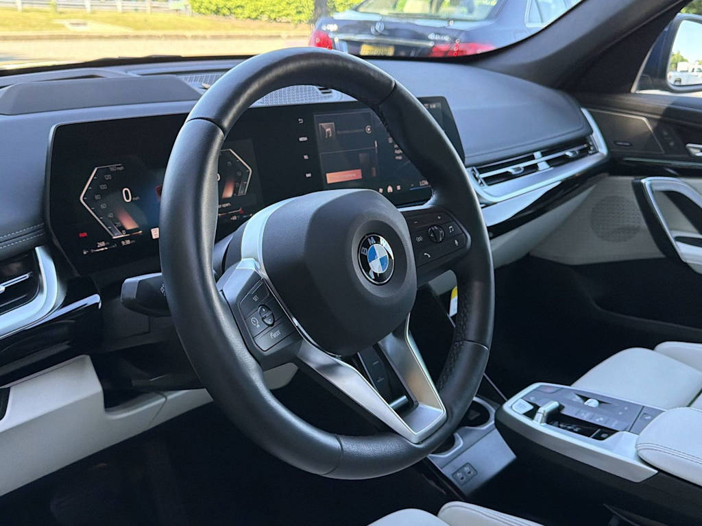 Thumbnail: 2026 BMW X1 - 10